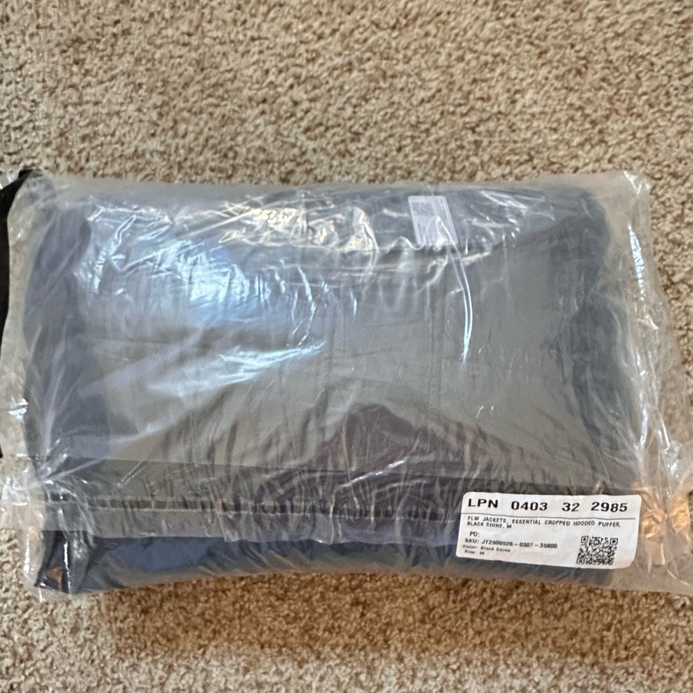 Fabletics Cropped Jacket - Picture 4 of 4